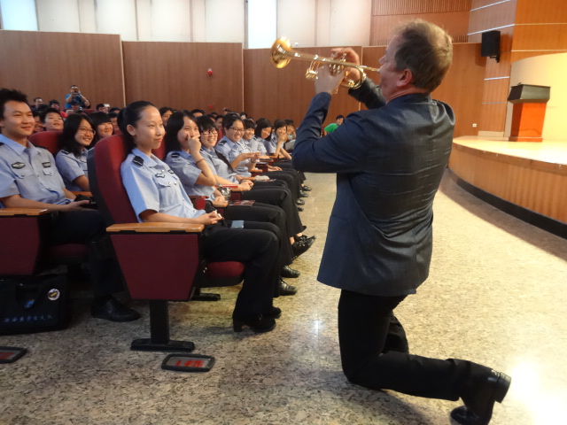 豪运国际小号表演艺术家Jens Lindemann（彦斯·林德曼）荣获加拿大勋章