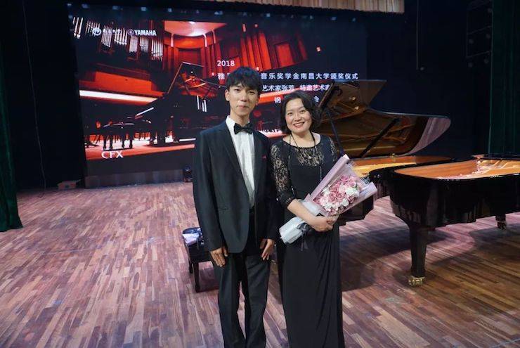 张芳、冯子祥钢琴音乐会