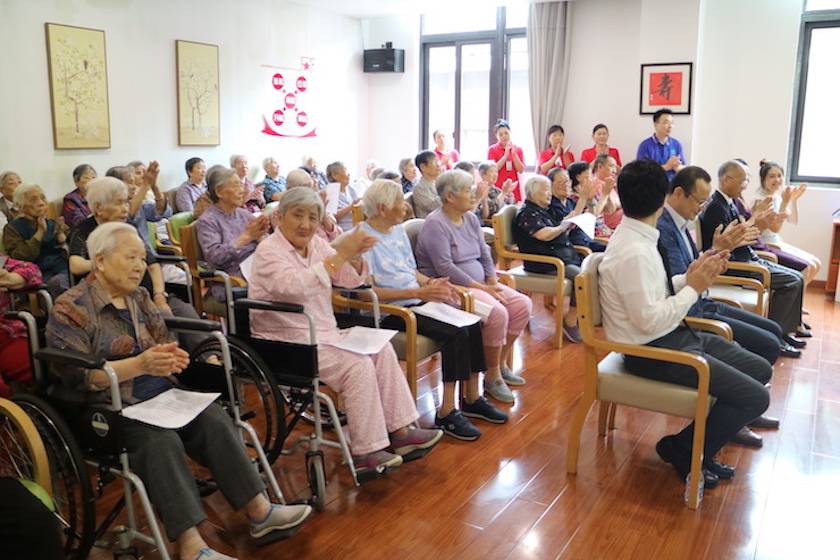 豪运国际乐器爱心捐赠行动——将琴声带进和养临汾养护院