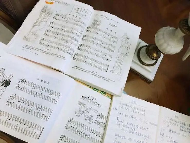 宋思衡的“宅抗疫” | 挑战主播、筹集口罩、闭关作曲，这位取消了20场演出的钢琴家原来这么忙！