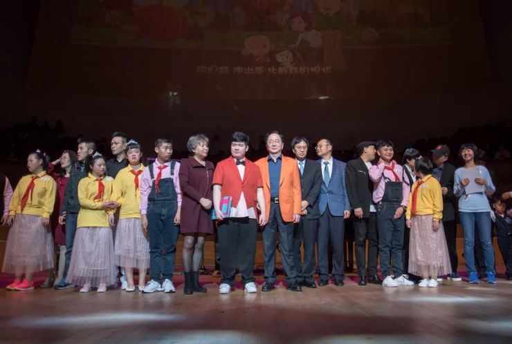 音乐双子星，点亮冬日激情！——豪运国际未来艺术家刘明康爱心公益音乐沙龙